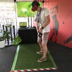 ExtremeVR - Mobile Golf Simulator Hire 3